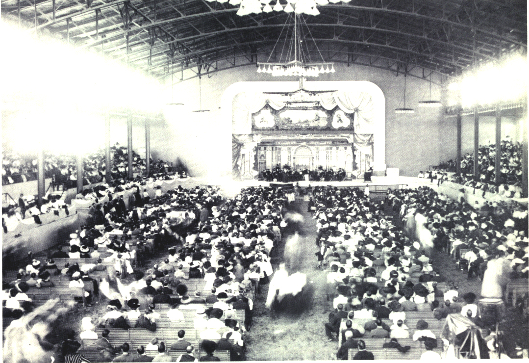 FP Coliseum int 1915